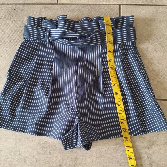 Alice + Olivia Short: Pleated High Waist Tie Front size 0 - Picture 8 of 10